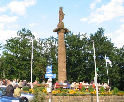 Die Mariensäule, die Madonna vom Eichelsberg Die Mariensäule, die Madonna vom Eichelsberg
