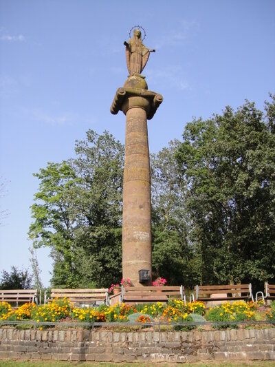 Die Mariensäule, die Madonna vom Eichelsberg Die Mariensäule, die Madonna vom Eichelsberg